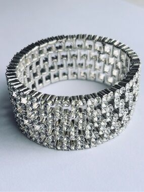 Monet Vintage Signed 80’s Crystal Rhinestone Stretch Silver Tone Cuff Bracelet